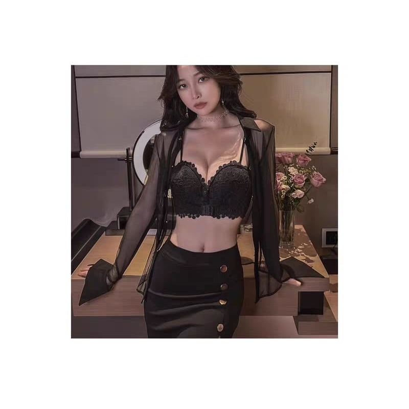 Western Couture Elegant Black Lace Bra with Detachable Straps – Padded